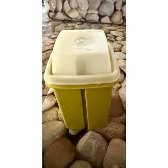 Tupperware Pickle Keeper - Picture 4 of 9